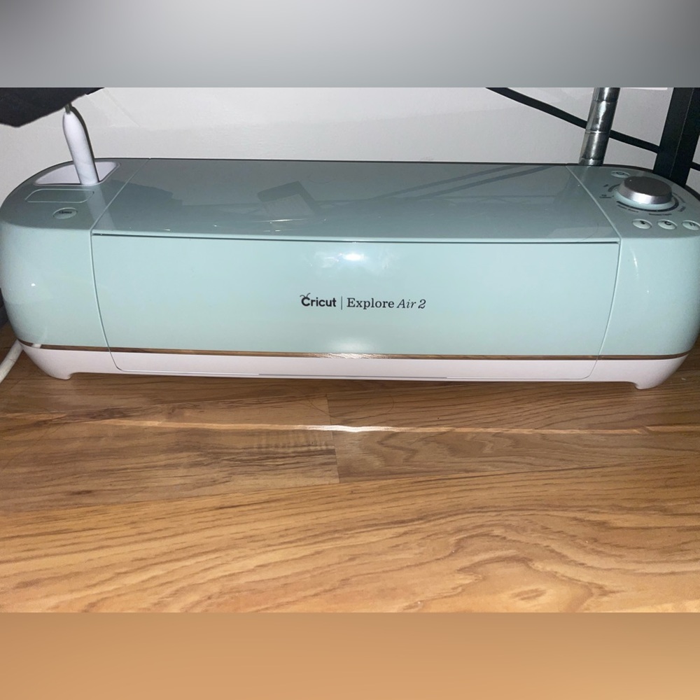 CRICUT EXPLORER AIR 2